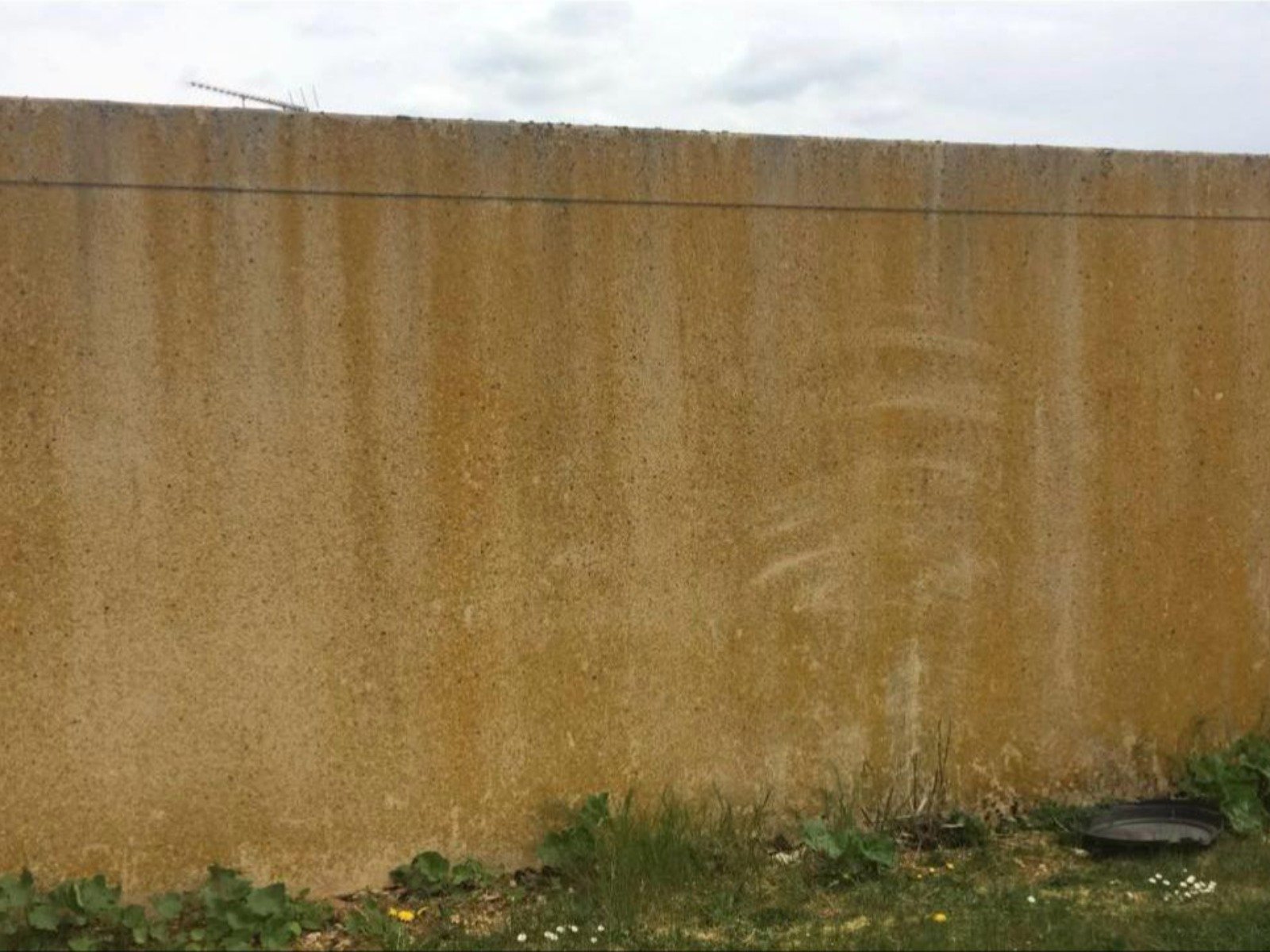 WhatsApp Image 2025-09-04 à 23.04.32_579e9e4b-1600x1200